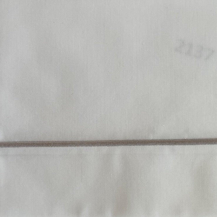 Bettwäsche mit Kordel in taupe