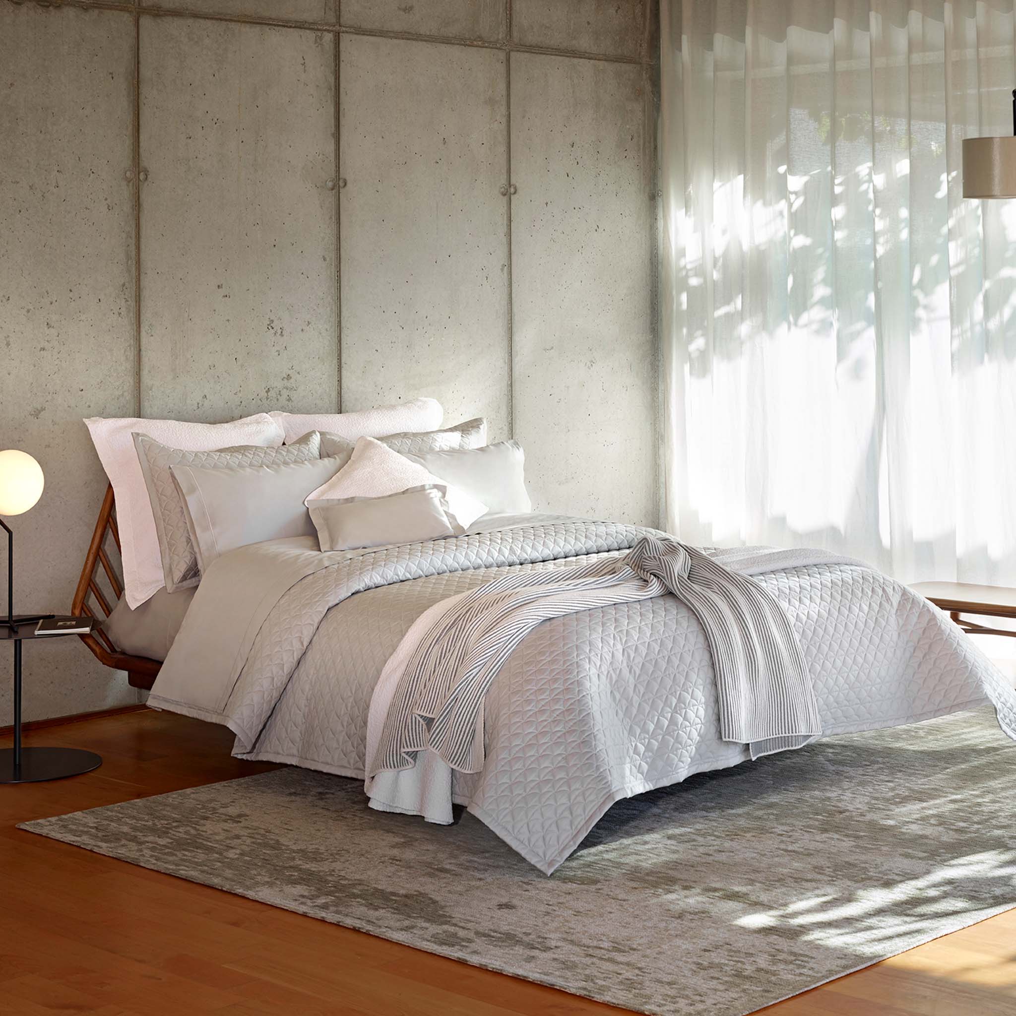Suave_Quilt_cool_grey