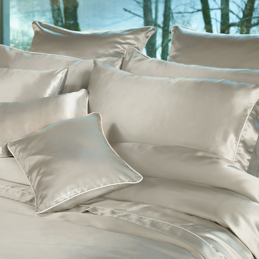 maria_silver_duvet_detail